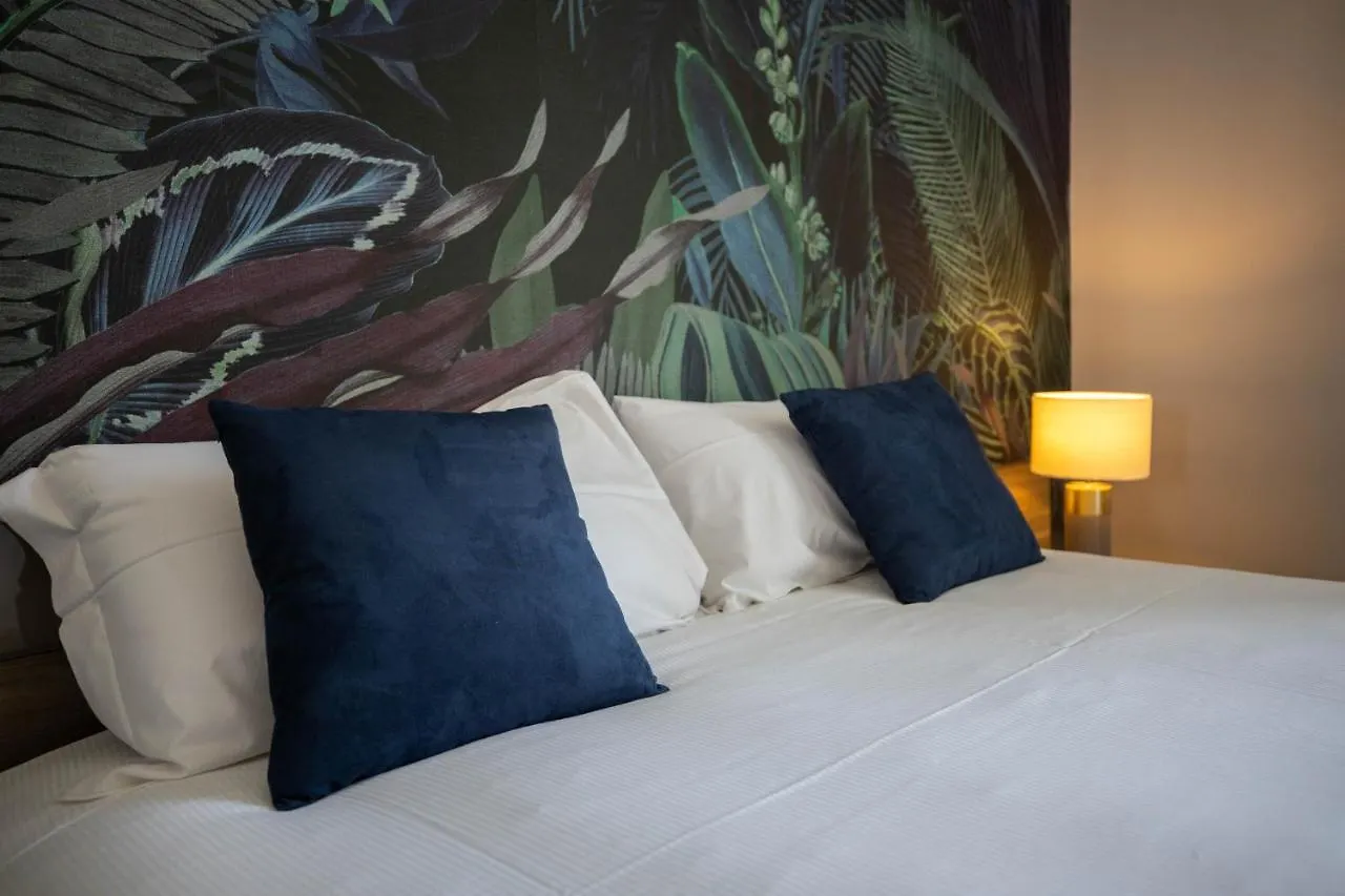 L'Elegant Boutique Rooms Neapol 0*,  Włochy